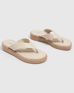 Country Road Lucy Leather Thong -Abrand Shop http3A2F2Fstatic.theiconic.com .au2Fp2Fcountry road 8884 4313171 3