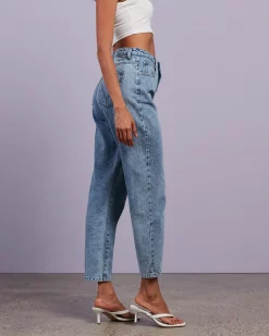 Dazie Heartbreaker Mom Jeans -Abrand Shop http3A2F2Fstatic.theiconic.com .au2Fp2Fdazie 2741 8932911 3