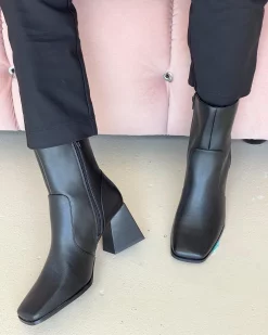 Dazie Tucky Ankle Boots -Abrand Shop http3A2F2Fstatic.theiconic.com .au2Fp2Fdazie 9242 8906171 3