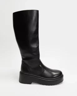 ROC Boots Australia Troupe